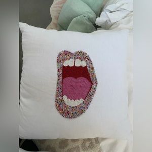 Throw pillow